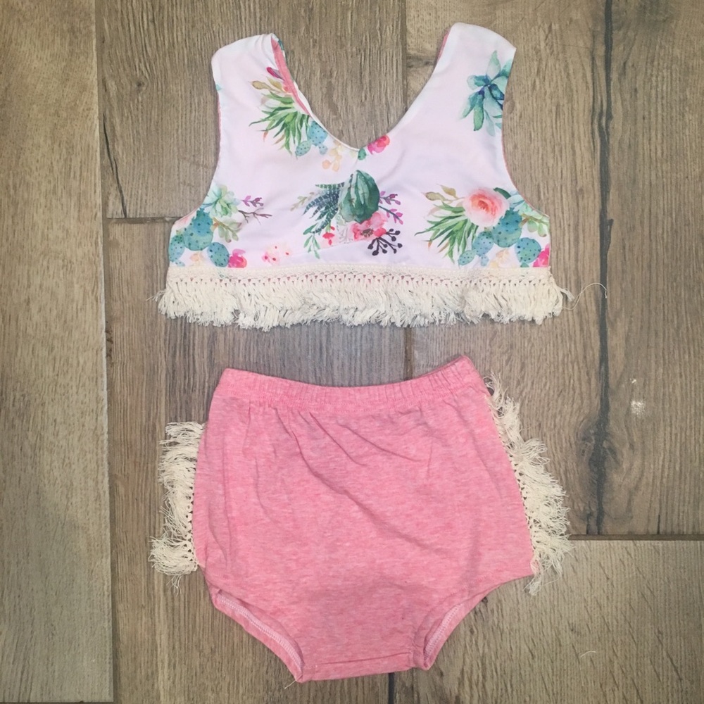 Baby girl 2-piece outfit